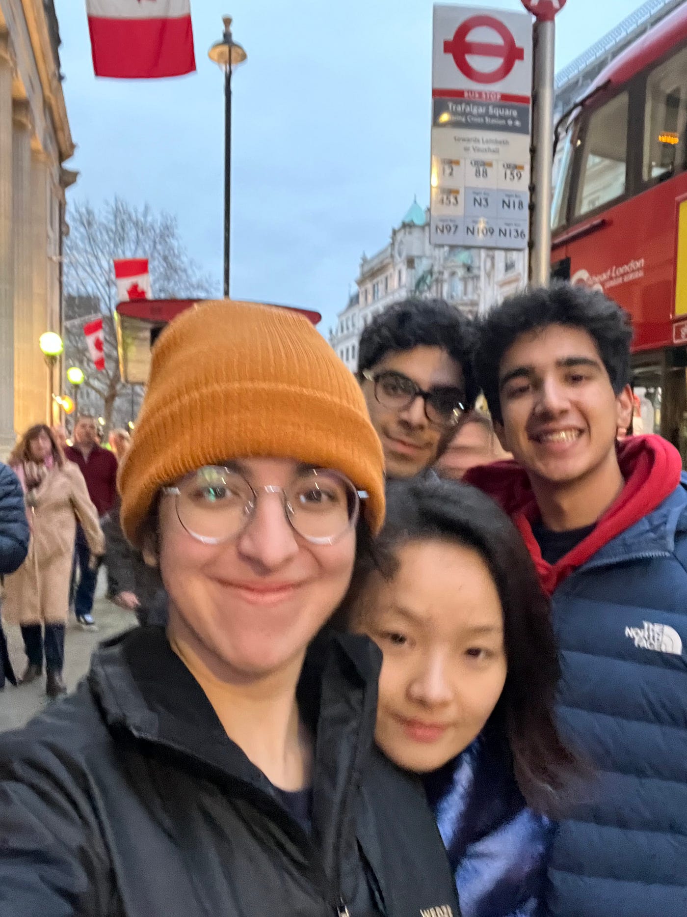 📍Trafalgar Square: somewhat official sign